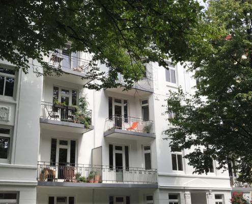 2021 09 08 Maler fuer Wedel und Hamburg Aussenarbeiten Wohnhaus in Winterhude Balkone